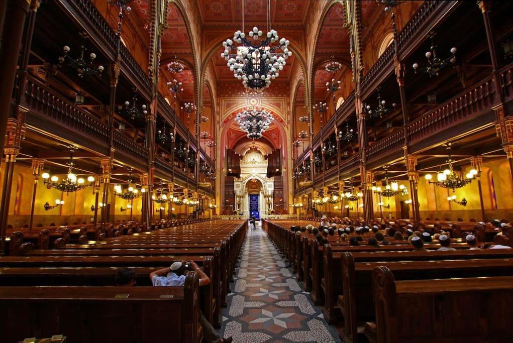 Quiet Home At Synagogue Budapest Kültér fotó