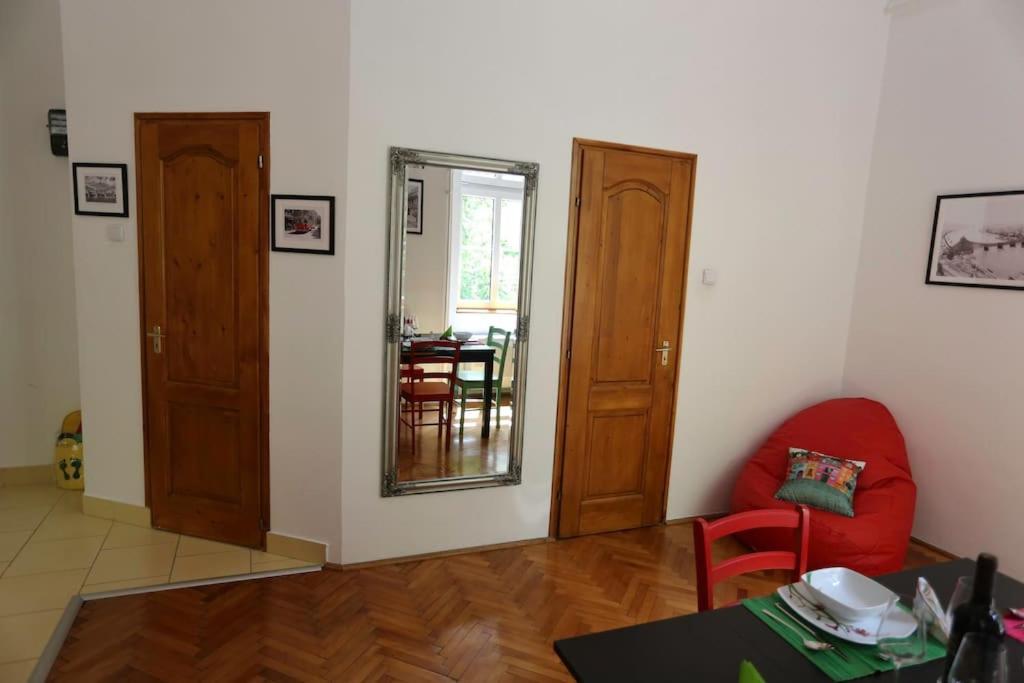 Quiet Home At Synagogue Budapest Kültér fotó